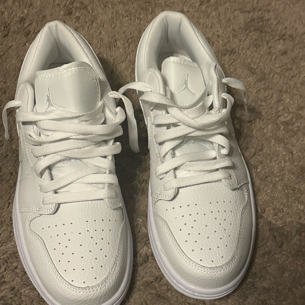 Jordan 1 low triple white